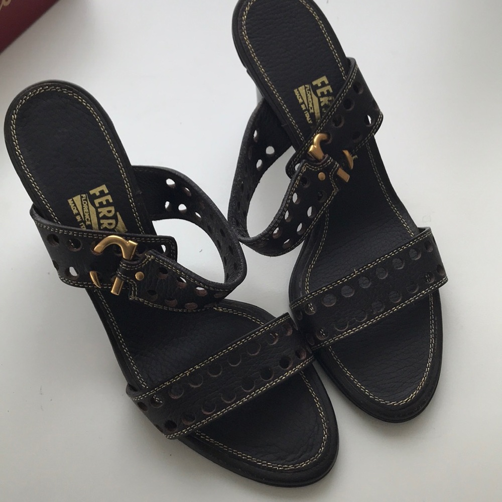 NWB Ferragamo chocolate sandal